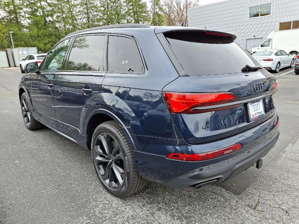 new 2025 Audi Q7 car, priced at $77,880