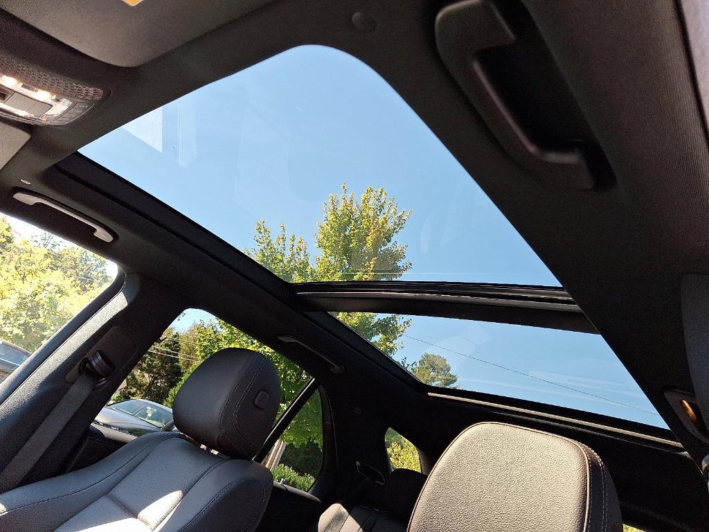 used 2022 Mercedes-Benz GLE 350 car, priced at $47,993