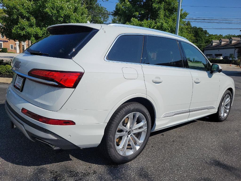 new 2025 Audi Q7 car, priced at $81,800