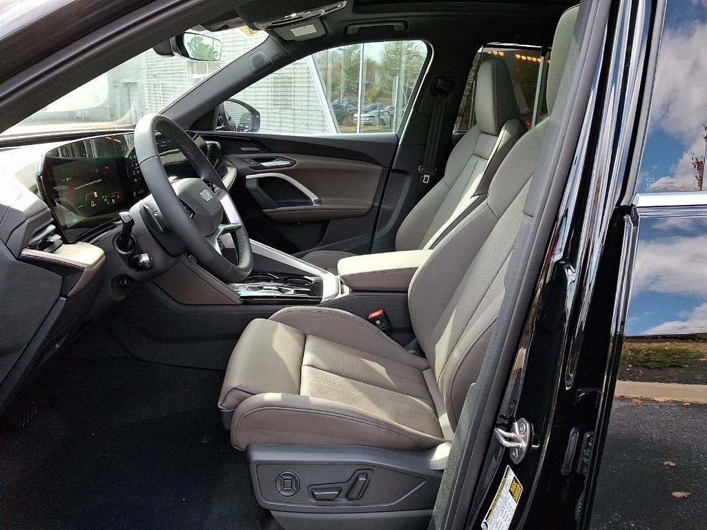 new 2025 Audi Q5 car, priced at $62,080