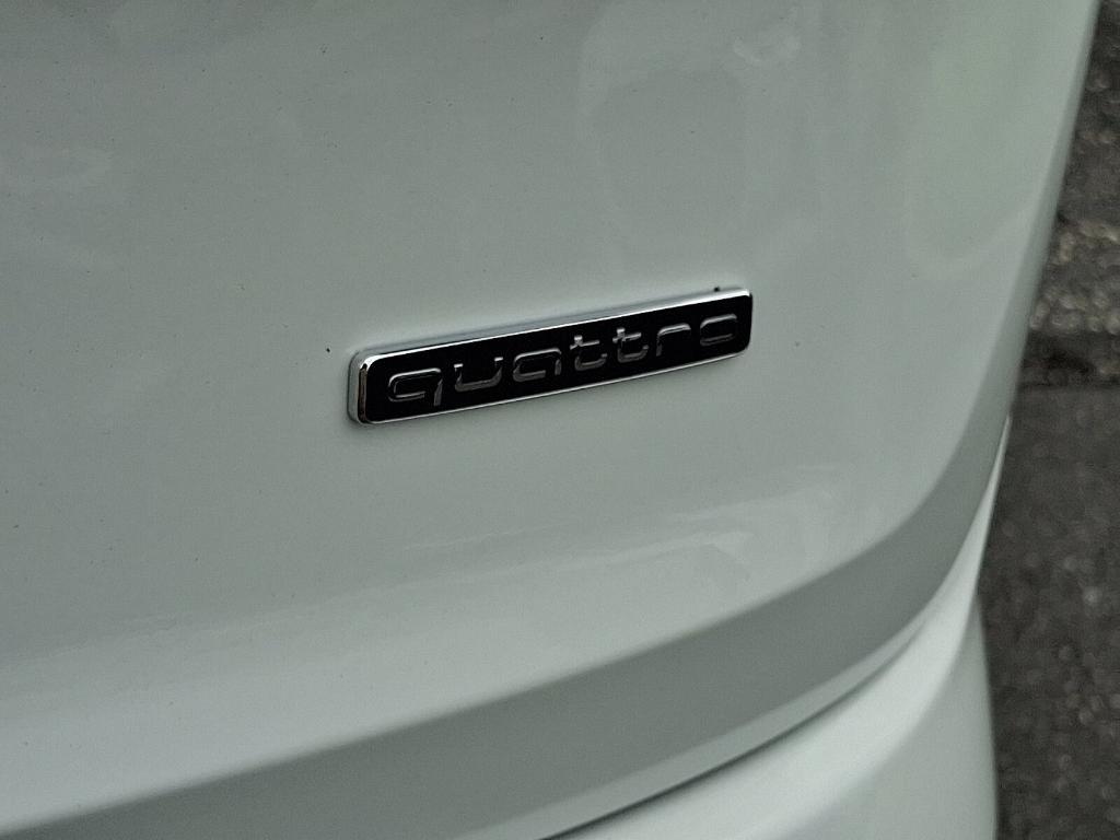 new 2025 Audi Q7 car, priced at $76,350