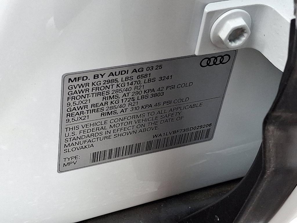new 2025 Audi Q7 car, priced at $76,350