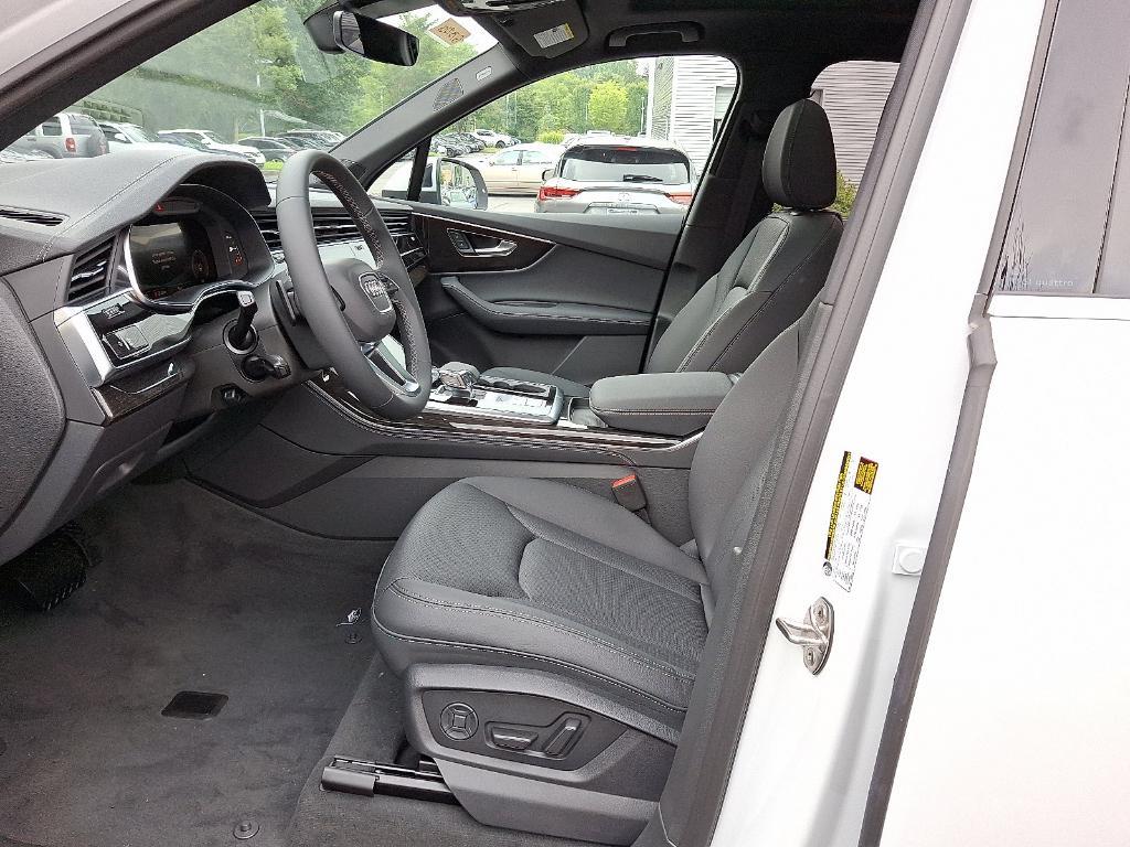 new 2025 Audi Q7 car, priced at $76,350