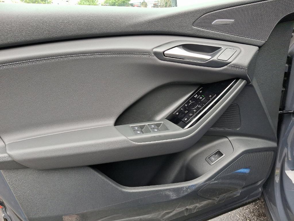 new 2025 Audi Q6 e-tron car, priced at $75,430