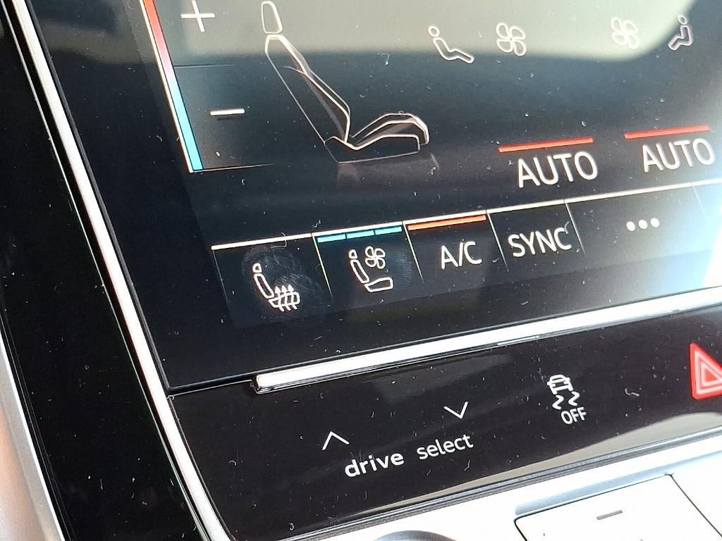 new 2025 Audi Q7 car, priced at $77,580