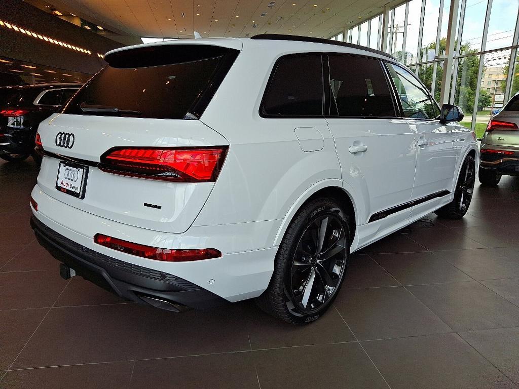 new 2025 Audi Q7 car, priced at $77,580