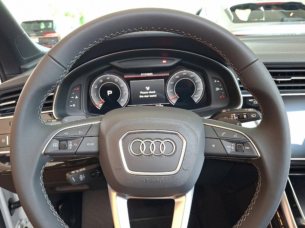 new 2025 Audi Q7 car, priced at $77,580
