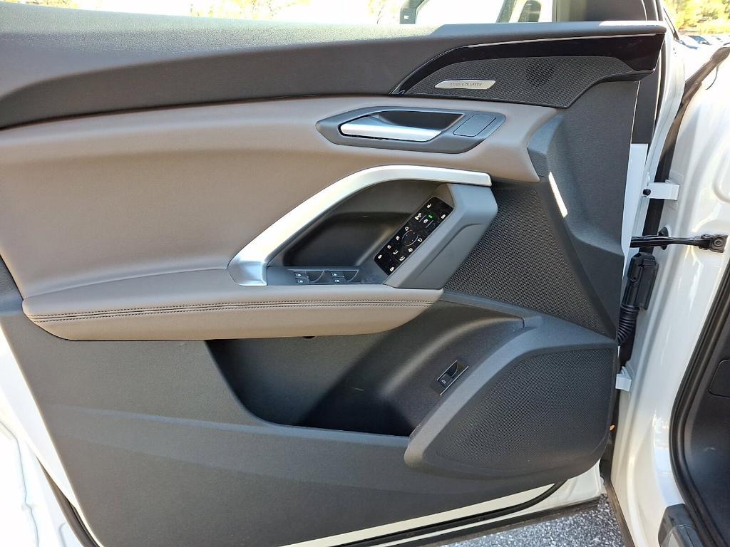 new 2025 Audi Q5 car, priced at $61,390