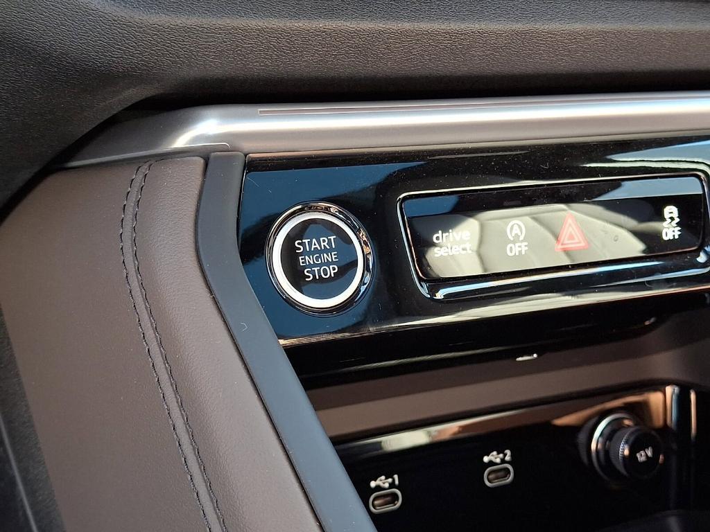 new 2025 Audi Q5 car, priced at $61,390