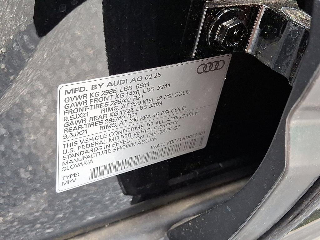 new 2025 Audi Q7 car, priced at $77,880