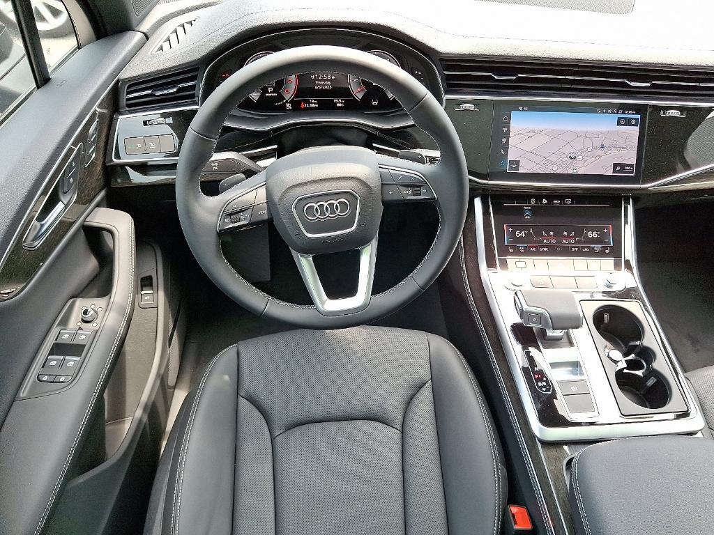 new 2025 Audi Q7 car, priced at $77,880