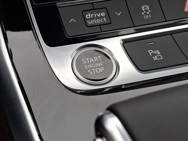 new 2025 Audi Q7 car, priced at $71,305