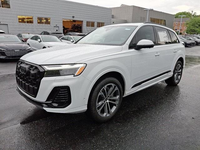 new 2025 Audi Q7 car, priced at $71,305