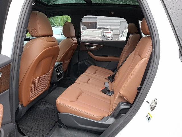 new 2025 Audi Q7 car, priced at $71,305