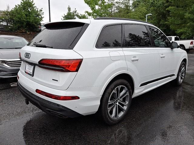 new 2025 Audi Q7 car, priced at $71,305