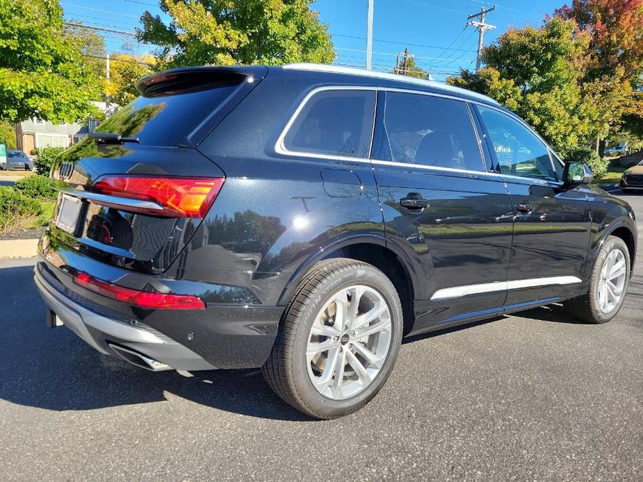 new 2025 Audi Q7 car, priced at $75,930