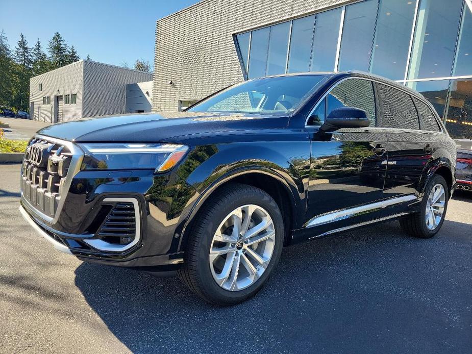 new 2025 Audi Q7 car, priced at $75,930