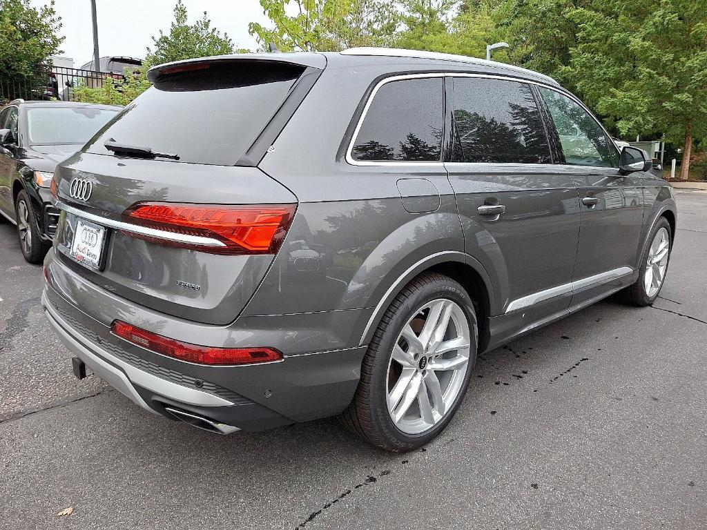 new 2025 Audi Q7 car, priced at $76,350