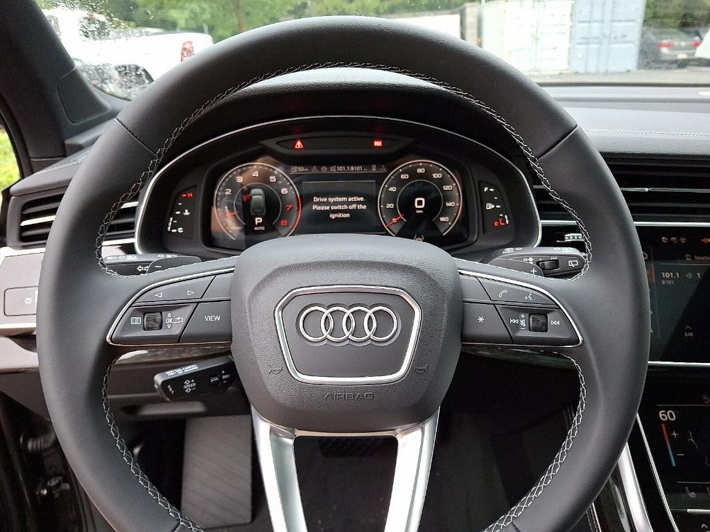 new 2025 Audi Q7 car, priced at $76,350