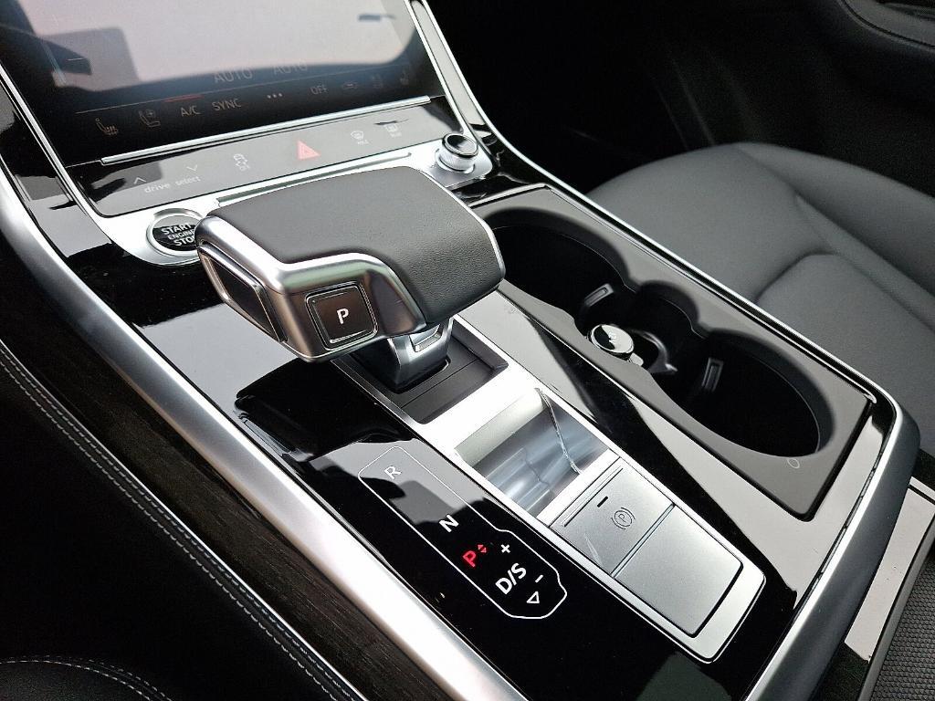 new 2025 Audi Q7 car, priced at $76,350