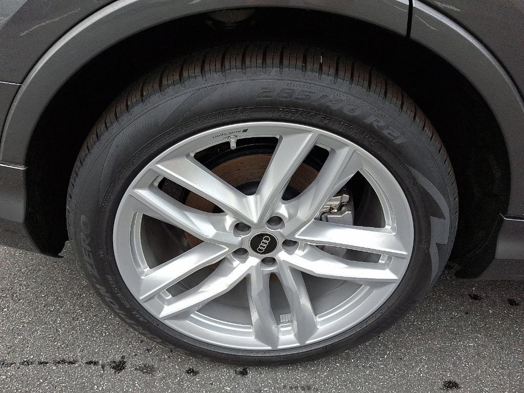 new 2025 Audi Q7 car, priced at $76,350