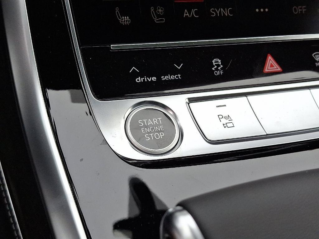 new 2025 Audi Q7 car, priced at $76,350