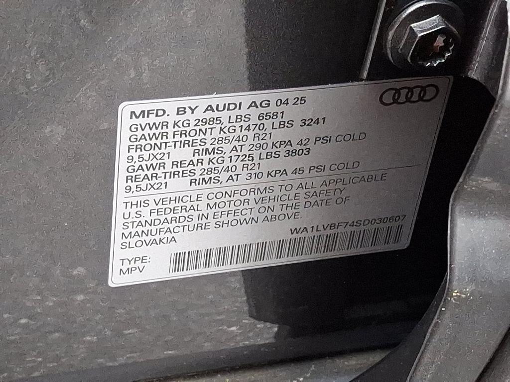 new 2025 Audi Q7 car, priced at $76,350