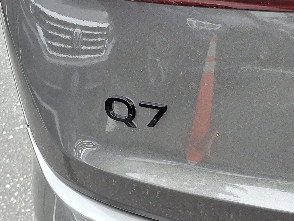 new 2025 Audi Q7 car, priced at $76,350