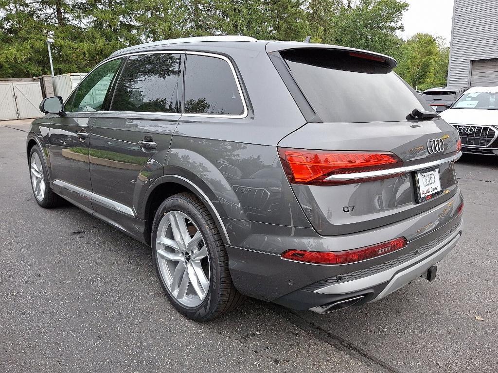 new 2025 Audi Q7 car, priced at $76,350