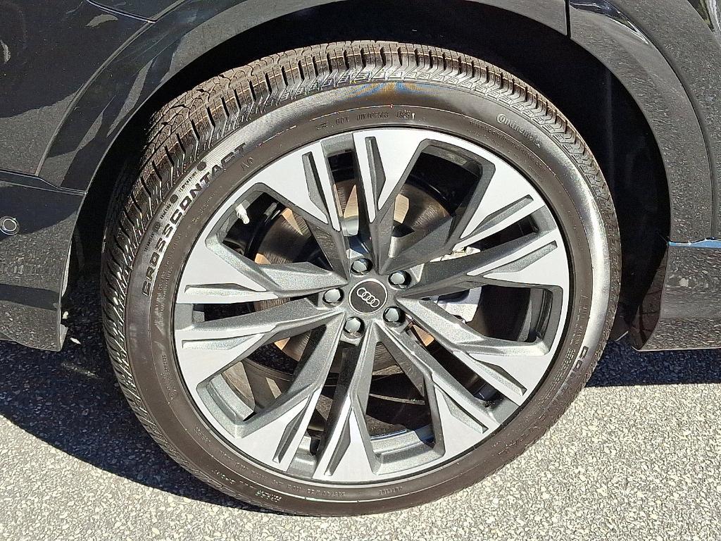 new 2025 Audi Q8 car, priced at $98,565