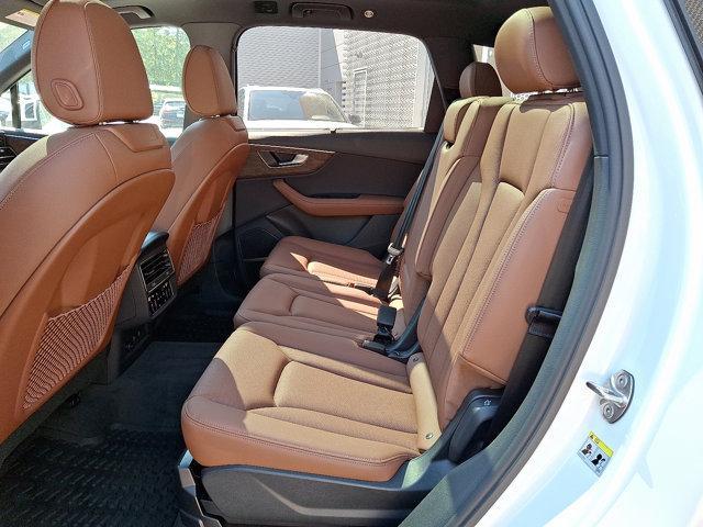 new 2025 Audi Q7 car, priced at $76,090