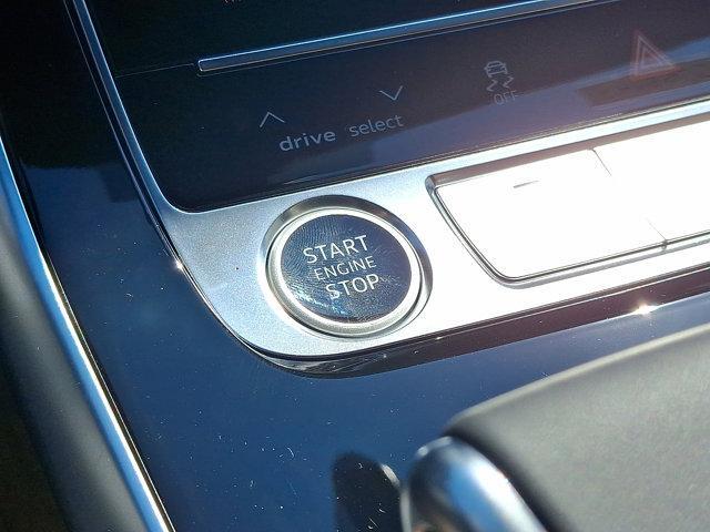 new 2025 Audi Q7 car, priced at $76,090