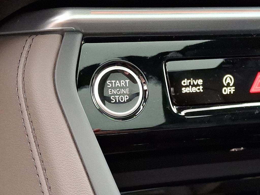 new 2025 Audi Q5 car, priced at $61,300