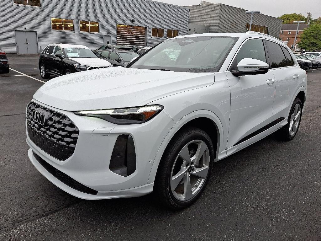 new 2025 Audi Q5 car, priced at $61,300