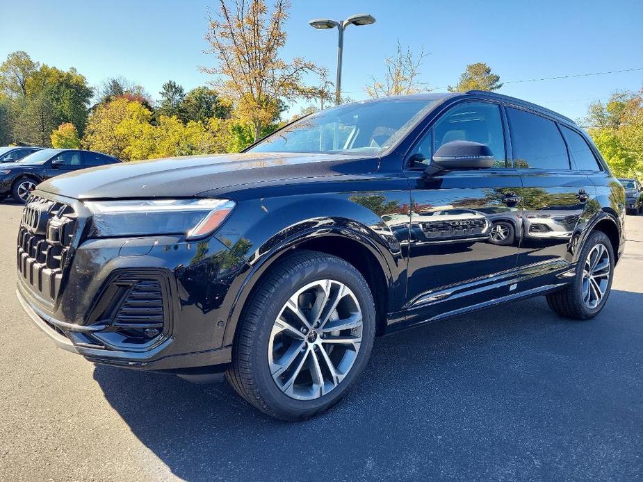 new 2025 Audi Q7 car, priced at $71,500