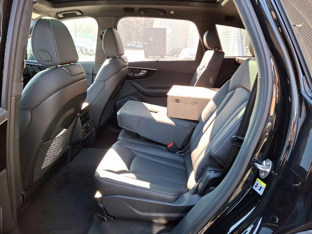new 2025 Audi Q7 car, priced at $95,505