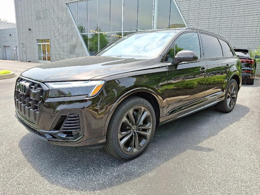 new 2025 Audi Q7 car, priced at $77,880
