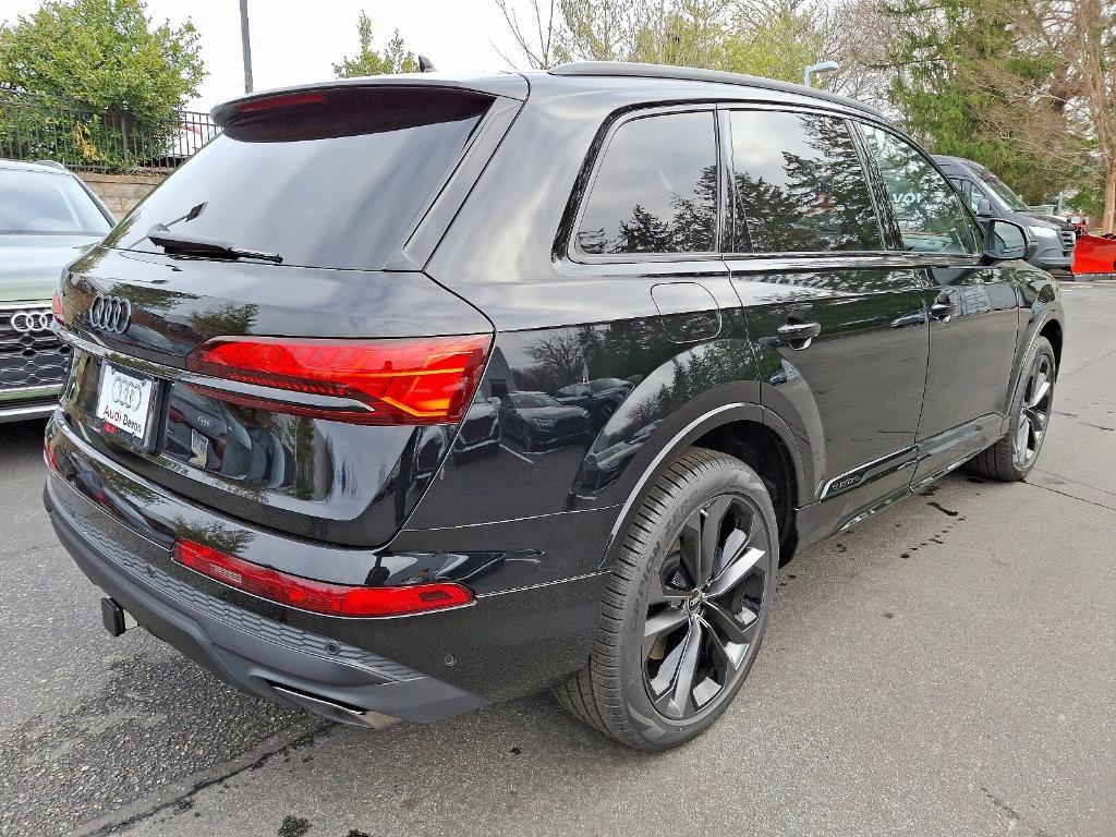 new 2025 Audi Q7 car, priced at $77,880