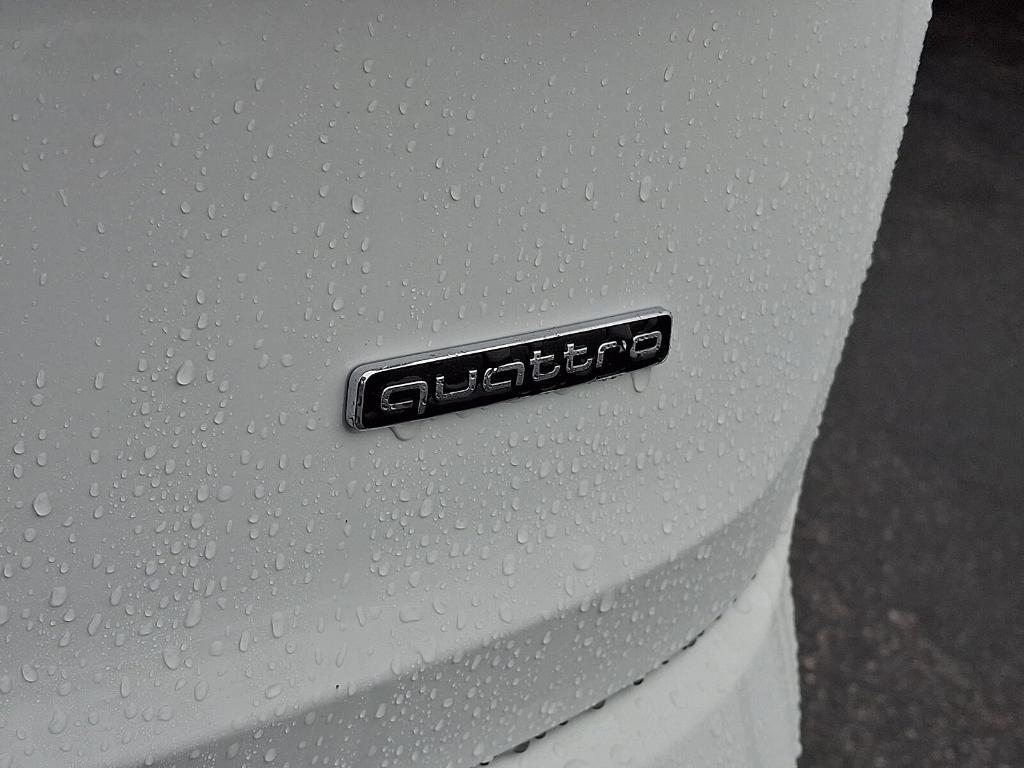 new 2026 Audi Q7 car, priced at $68,445