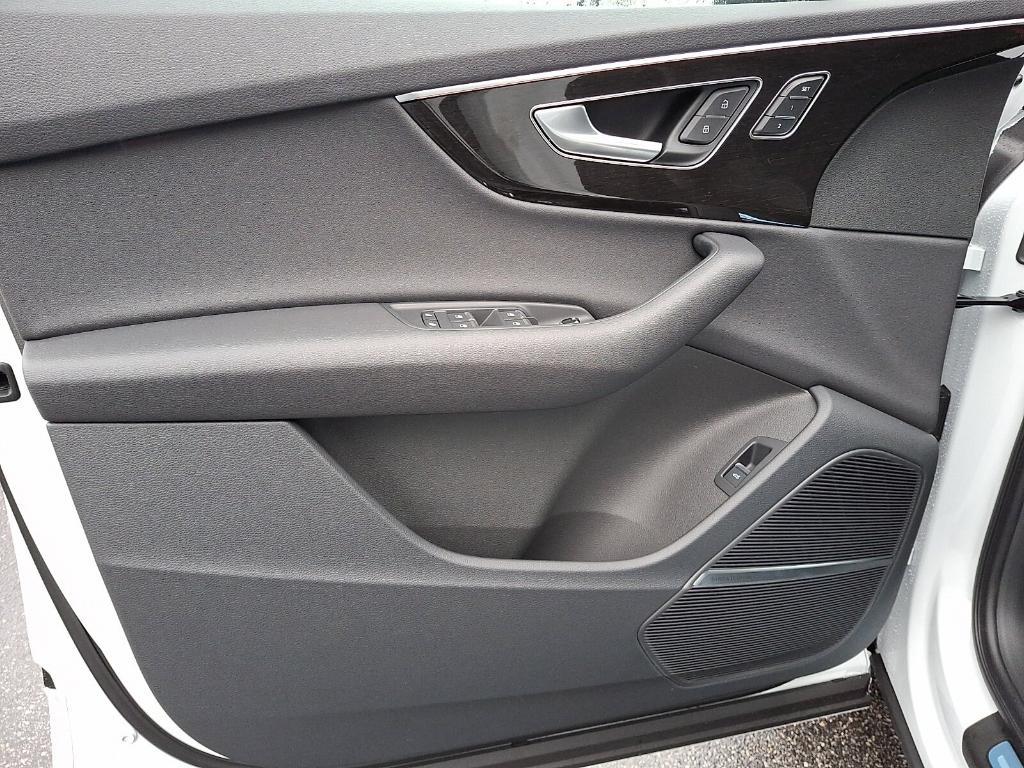 new 2026 Audi Q7 car, priced at $68,445