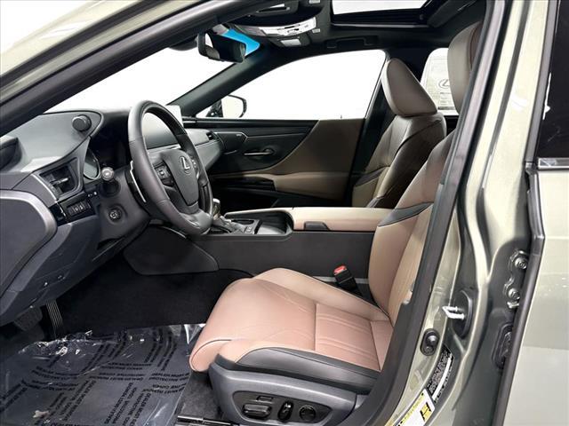new 2025 Lexus ES 300h car, priced at $53,939