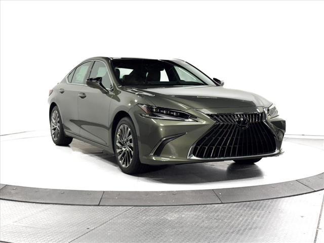 new 2025 Lexus ES 300h car, priced at $53,939