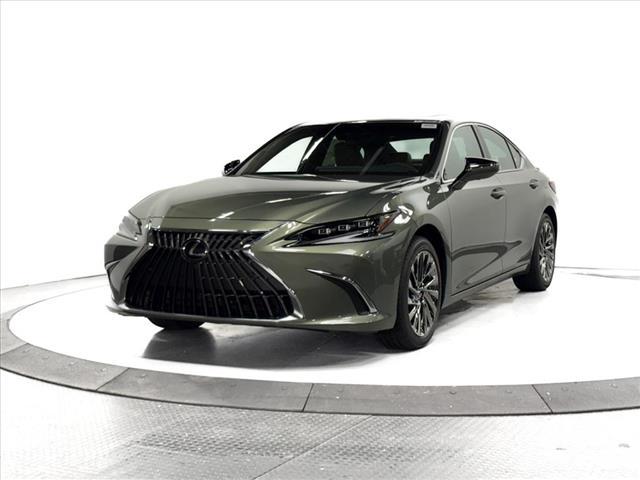 new 2025 Lexus ES 300h car, priced at $53,939