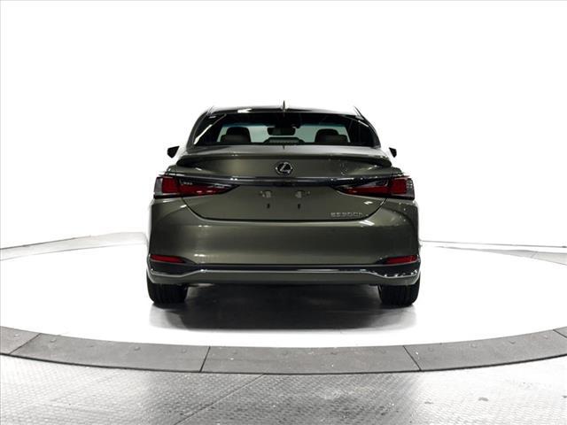 new 2025 Lexus ES 300h car, priced at $53,939