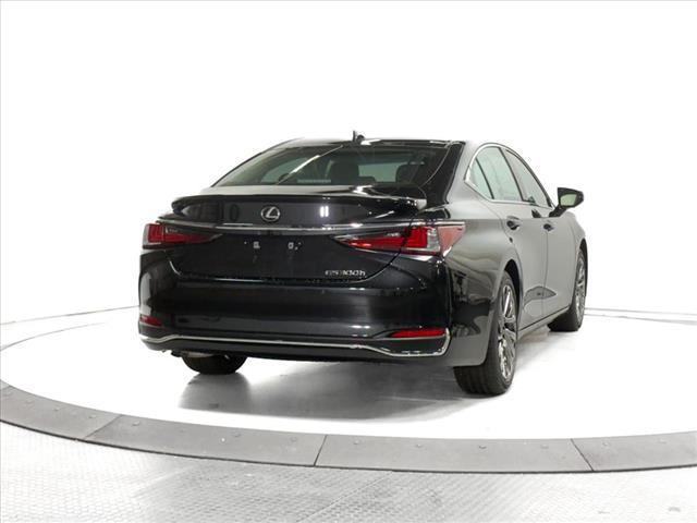 new 2025 Lexus ES 300h car, priced at $50,940