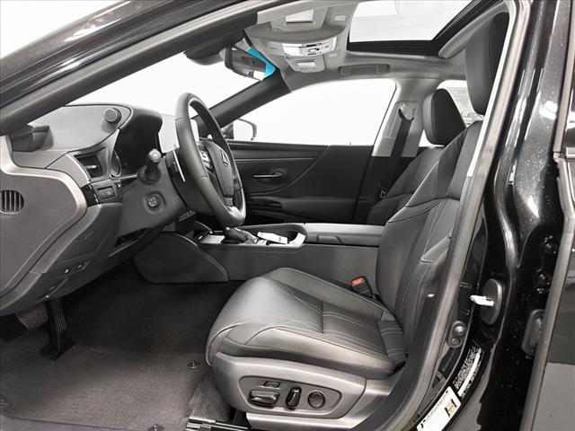 new 2025 Lexus ES 300h car, priced at $50,940