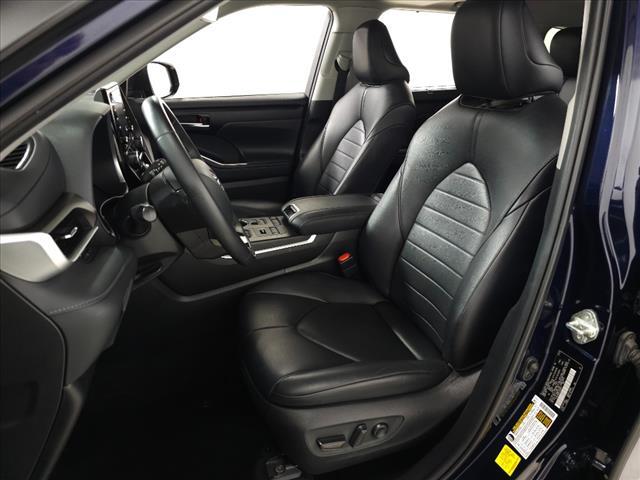 used 2020 Toyota Highlander car, priced at $30,995