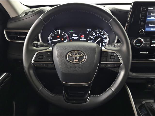 used 2020 Toyota Highlander car, priced at $30,995