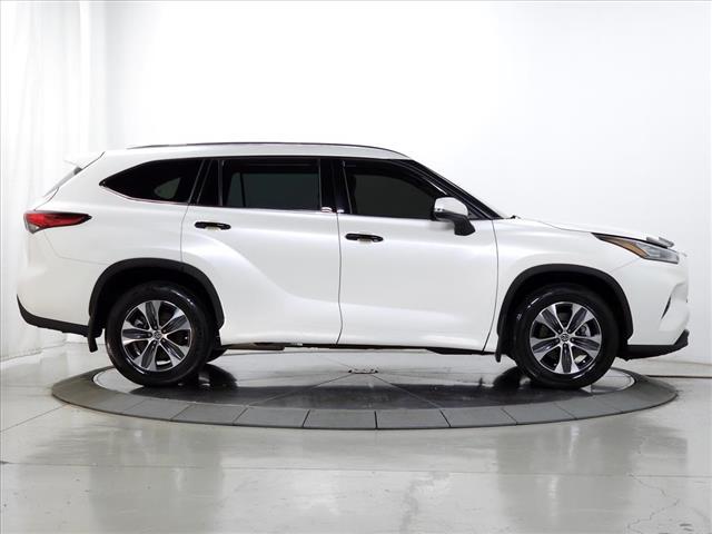 used 2020 Toyota Highlander car, priced at $32,995