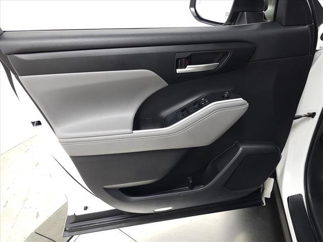 used 2020 Toyota Highlander car, priced at $32,995
